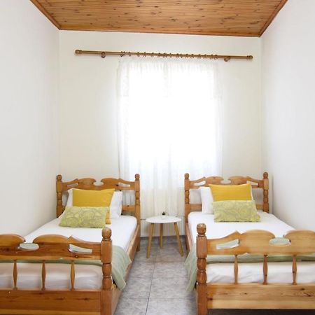 The Yellow Art Home Kalamata Exterior foto